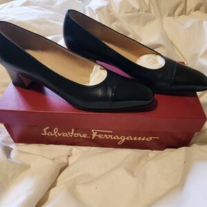 Salvatore FERRAGAMO Navy Blue Heels 7AAAA CAPED TOE